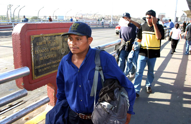 27% de los mexicanos repatriados ocupan el sector informal