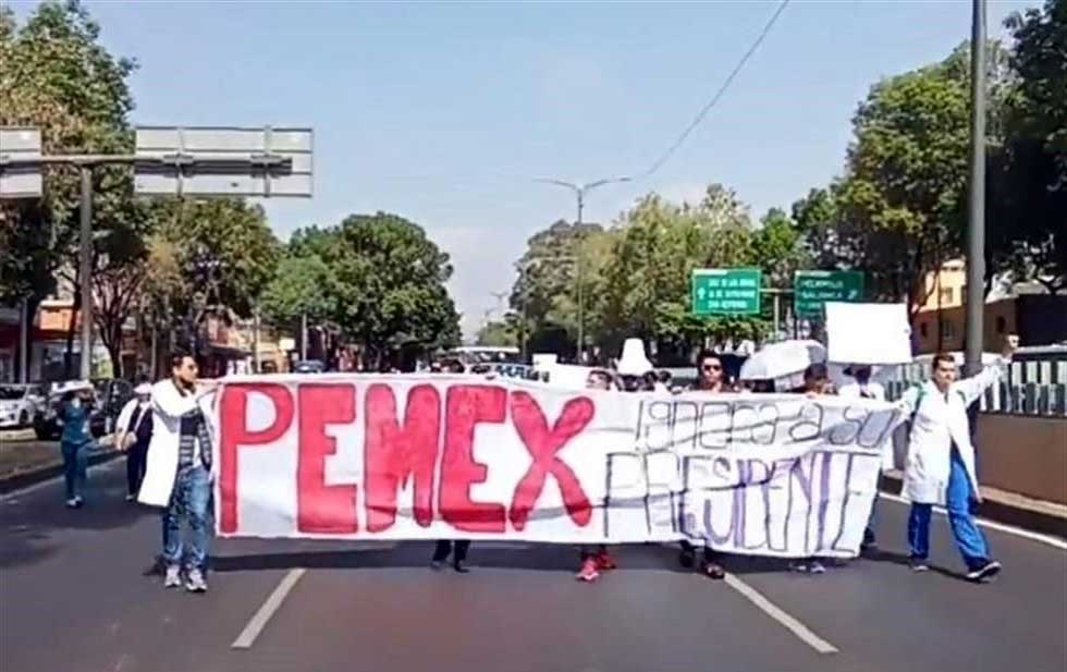 Acusan médicos residentes a Pemex de reventar acuerdos
