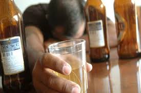Alcoholismo aumenta malformaciones en hijos