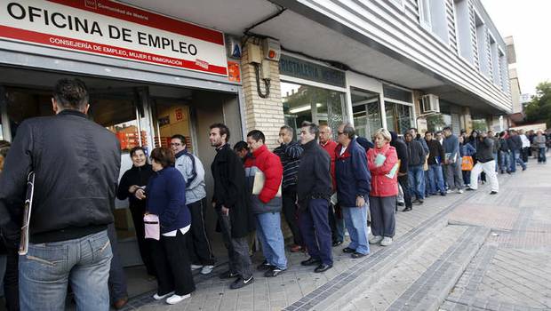 Disminuye desempleo en España 