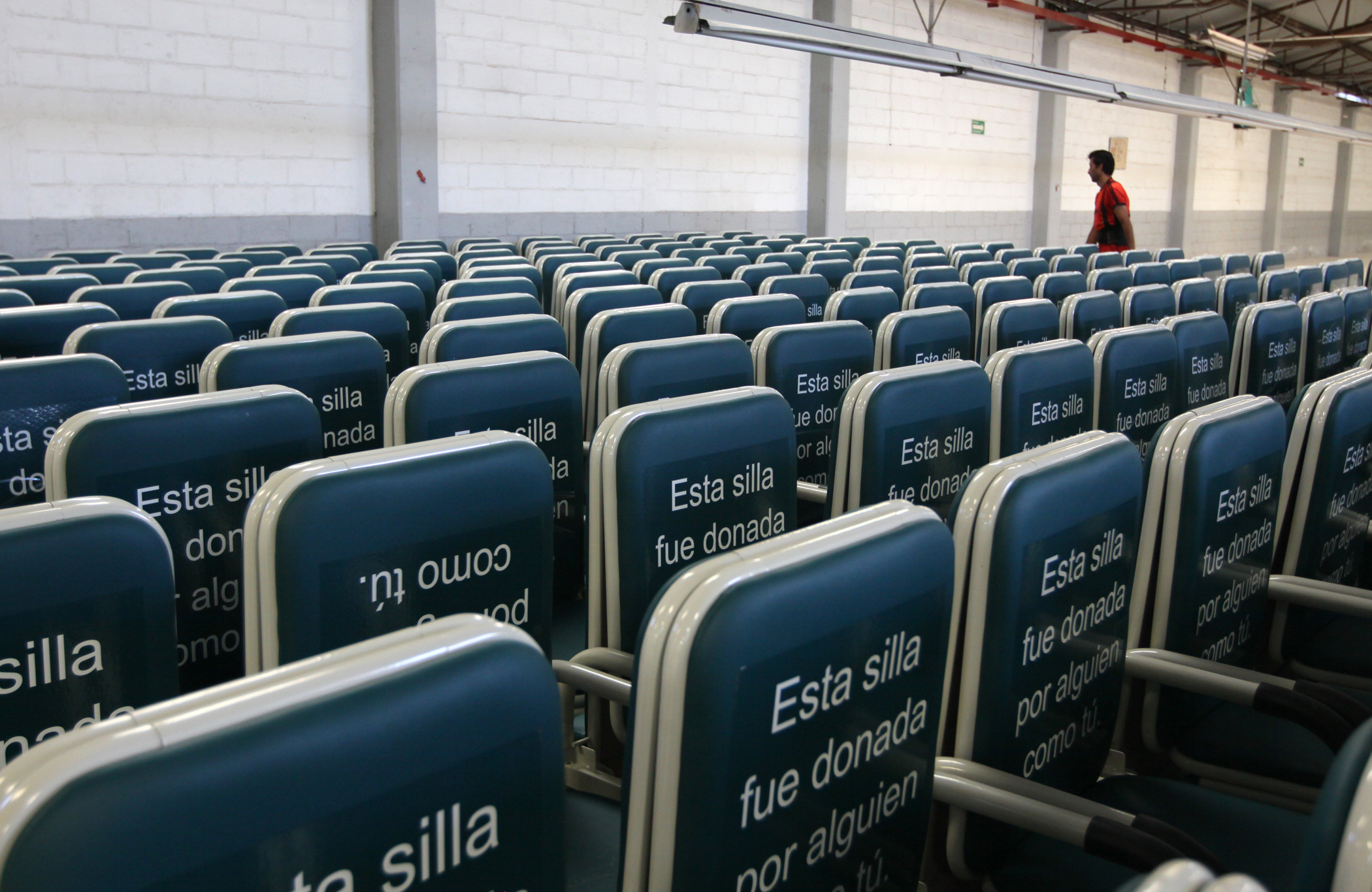 Donación de sillas-cama al IMSS beneficiará a 6.5 millones de personas