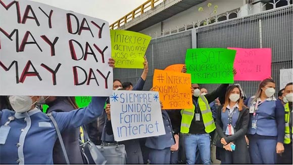 Empleados de Interjet se manifiestan afuera del AICM; exigen pago de salarios