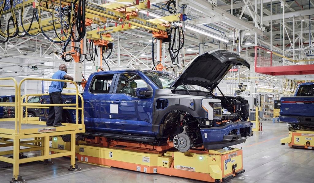 Ford recortará empleos en EU y Canadá para reducir costos
