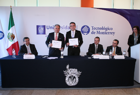 GM y TEC de Monterrey capacitarán a mil directivos