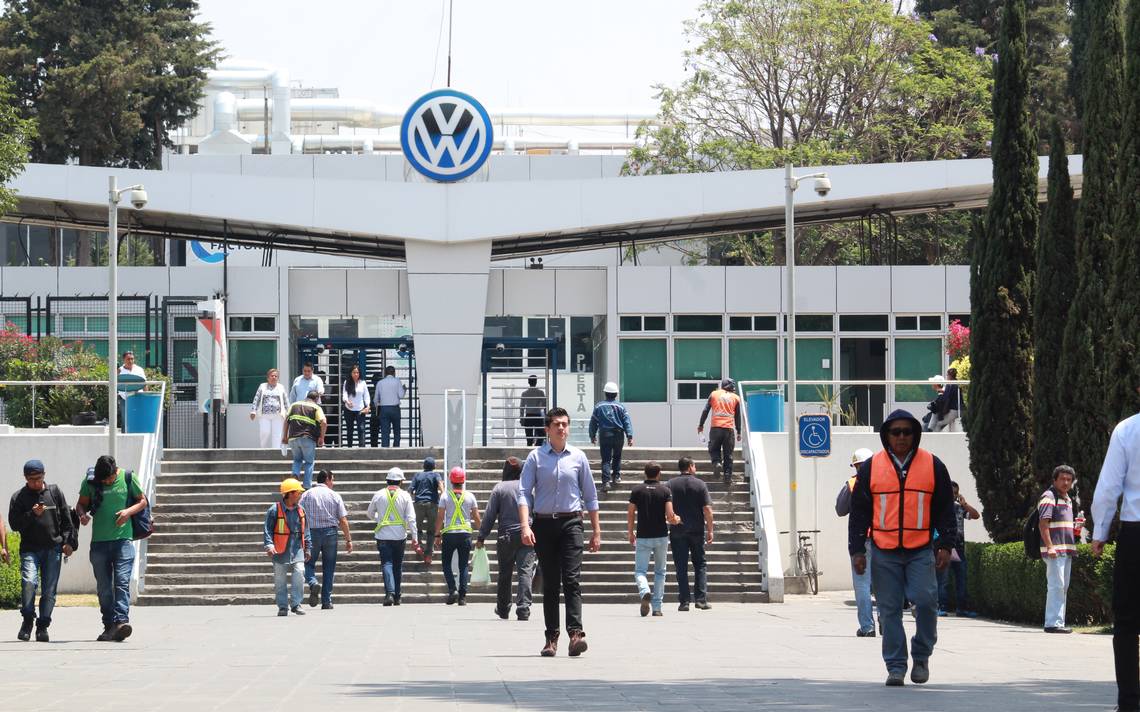 Inician trabajadores de VW proceso de revisión salarial 
