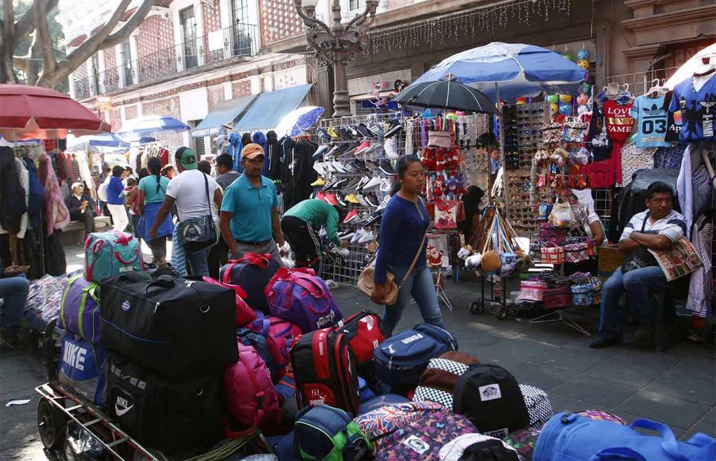 Mexicanos recuperan trabajo durante la pandemia, pero en el sector informal