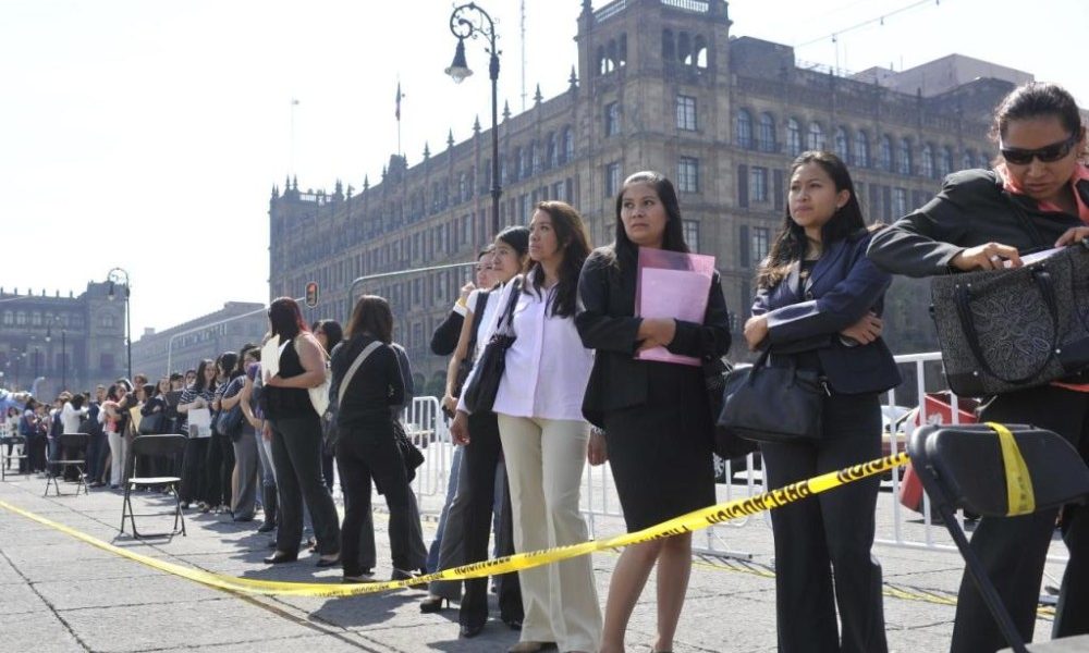 México registra déficit anual de medio millón de fuentes de trabajo