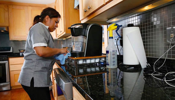 OIT lanza recomendaciones para asegurar a las personas trabajadoras del hogar