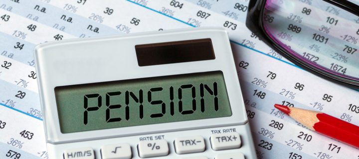Se amparan maestros contra cambios en cálculo de pensiones 