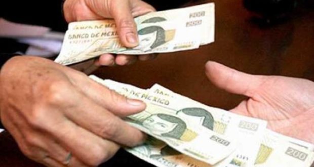 Tercera parte de mexicanos aún cobra su salario en efectivo, según encuesta