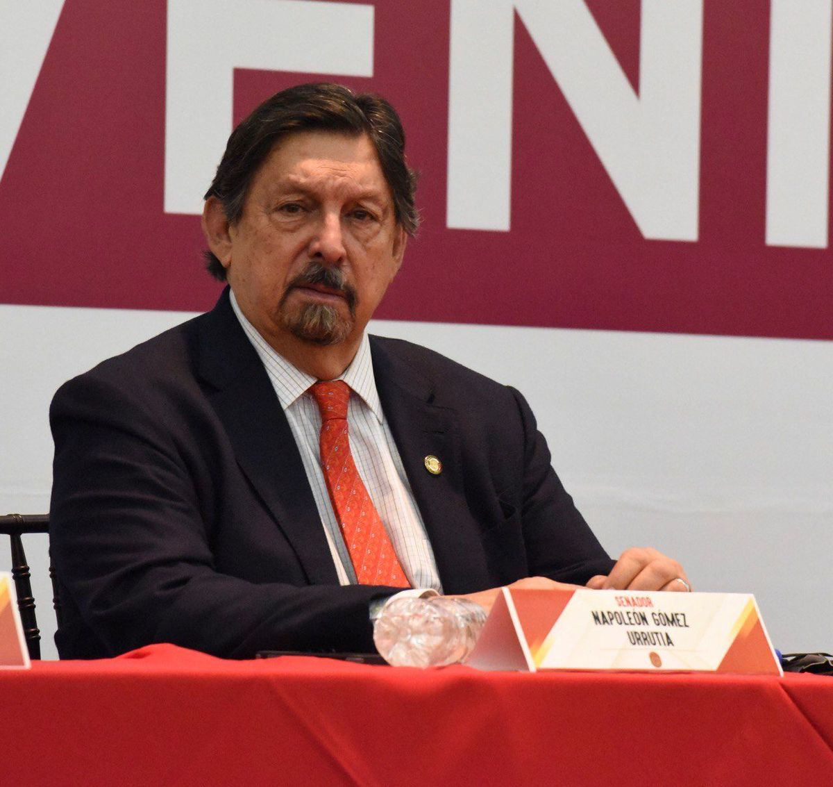 Conversan Gómez Urrutia y el Ejecutivo sobre reformas a pensiones y vivienda