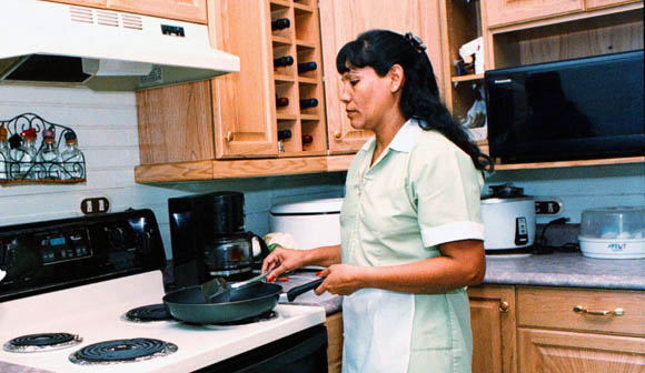 En la informalidad, 96.7 % de trabajadores domésticos : Inegi