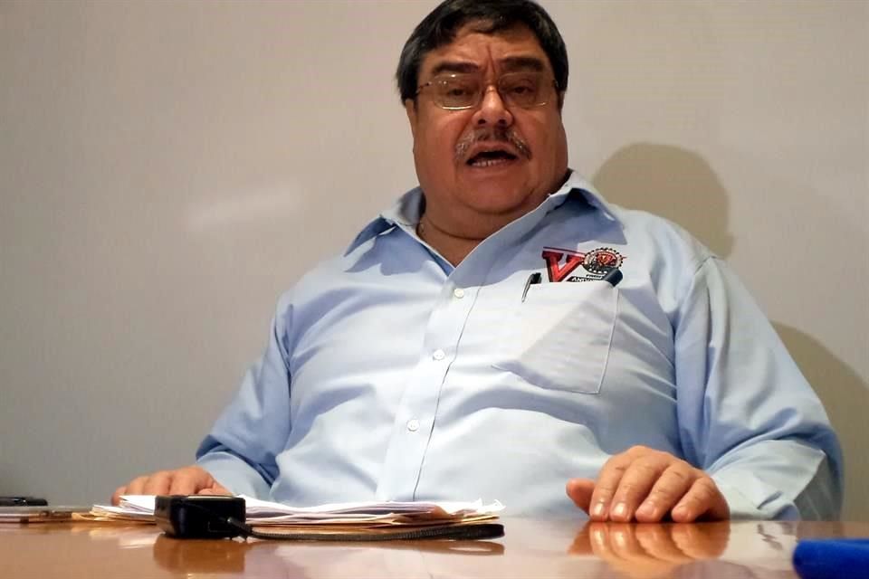 Napito, un "gánster" y un "ratero", acusa dirigente minero