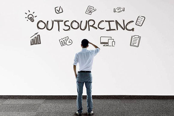 Outsourcing: en la mira de la 4T