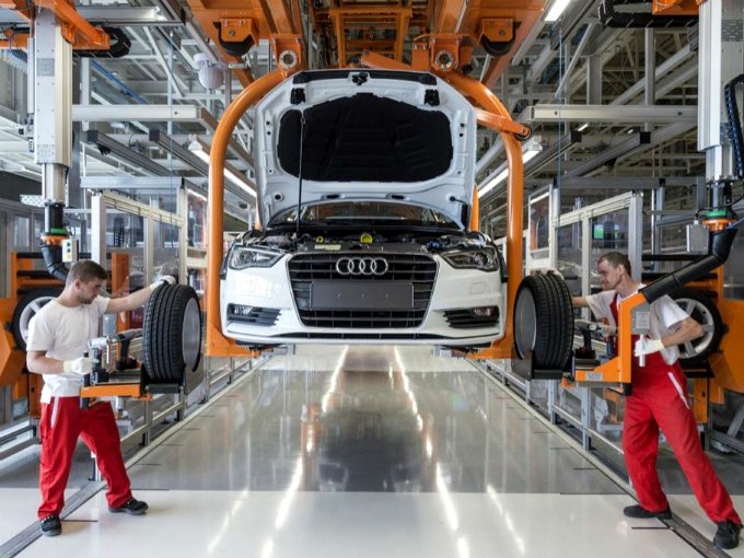 Paro técnico de trabajadores de Audi Puebla 