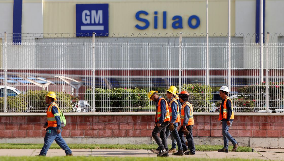 Persiste acoso a trabajadores de la planta de GM en Silao, acusa sindicato de Canadá